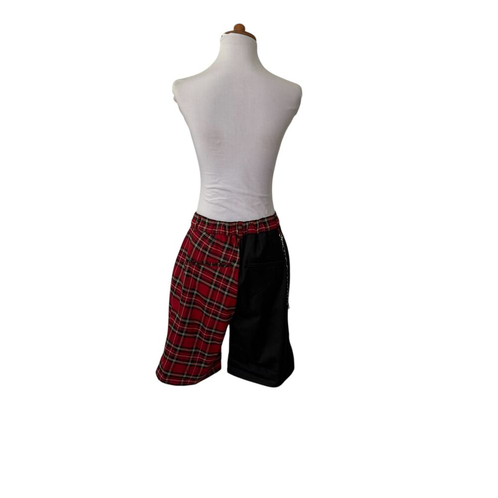 NWT Hot Topic Split Tartan Plaid and Black Bermuda Shorts M - Picture 4 of 7
